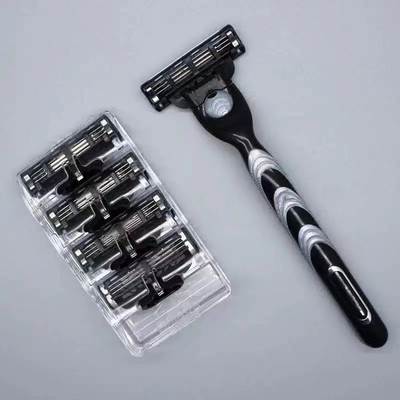 A generation of wind speed 3-layer blade universal Geely Front 3 razor manual razor blade male razor blade