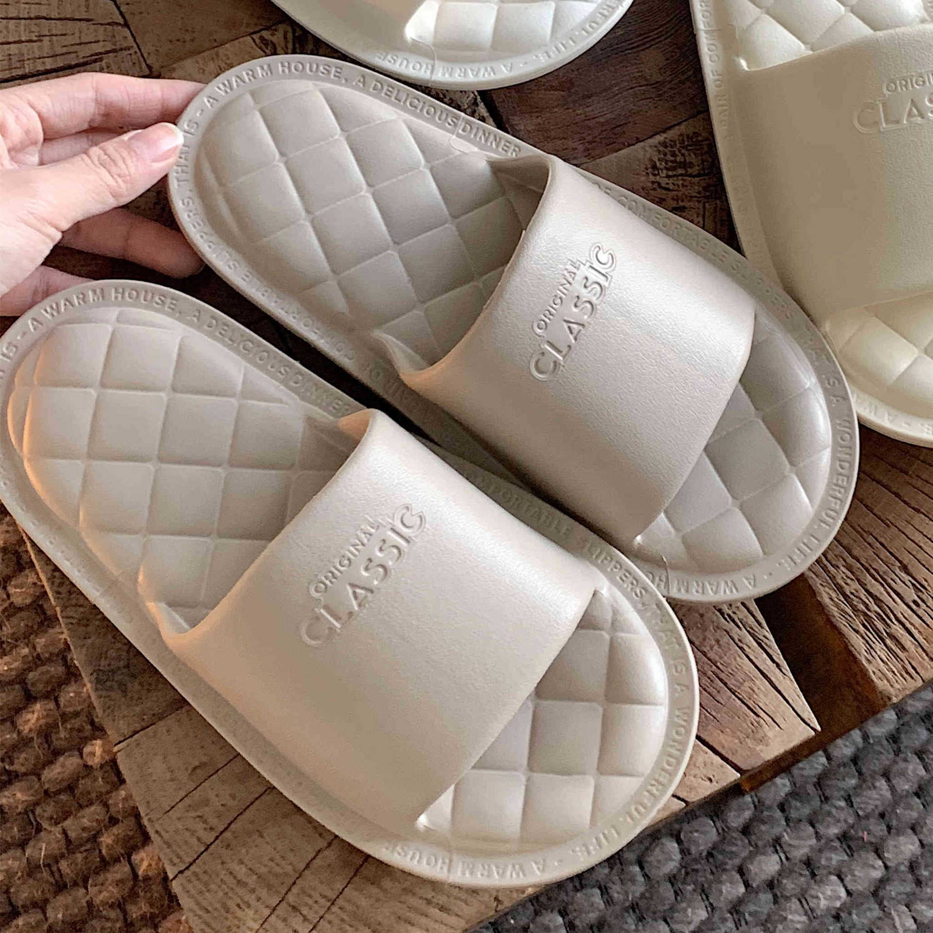 Fashionable Korean-style Comfortable Home Indoor Slippers 2024 Summer New Soft Bottom Slip-on Slip-on Slippers for Men