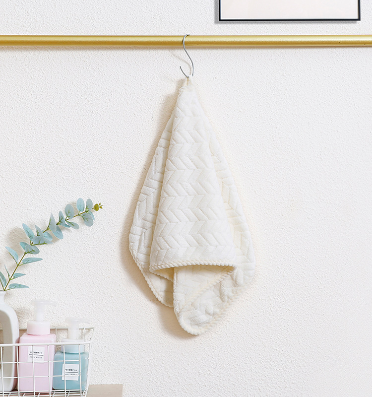 Extra-large Thickened Towel Coral Fleece Bath Towel Compared to Pure Cotton Absorbent Hotel Quick-drying Adult Bath Towel Set Soft for Household