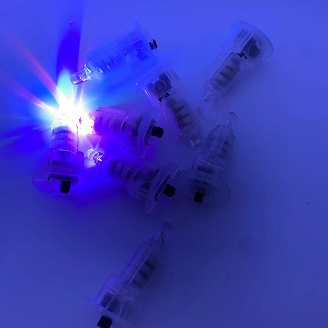 Supply 4 * 2cm translucent high brightness LED crafts flashing light toy lantern flashing light Wick