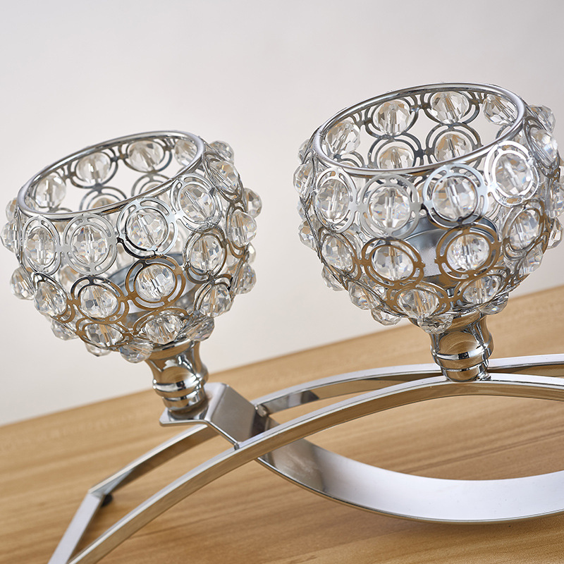 22新商品はヨーロッパ式の結婚祝いの電気メッキ水晶の燭台の鉄芸のろうそくの杯のロマンチックなろうそくの明かりの夕食の燭台の置物を売ります。|undefined