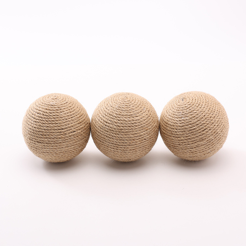 In stock wholesale large 9.5cm solid color hemp rope ball molar bite-resistant sound self-Hi bite ball cat toy ball