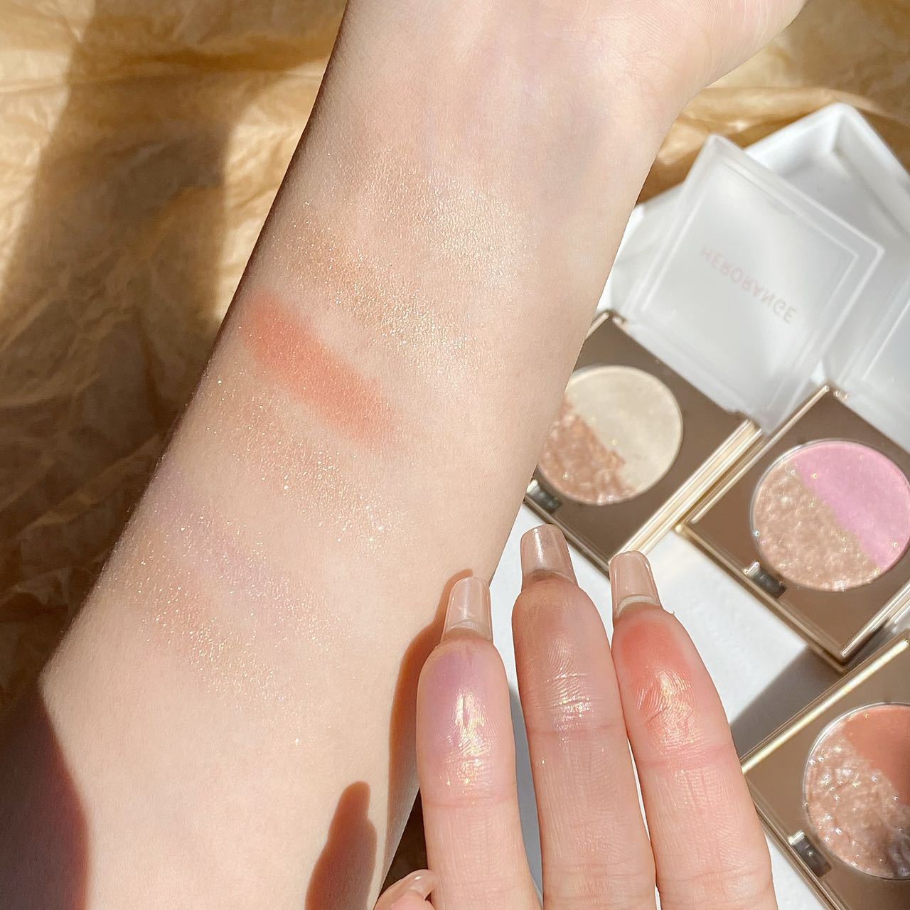 HERORANGE high-gloss cosmetic powder pearly three-dimensional lasting brightening cosmetic Cowherd two-color high disc