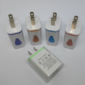 Cargador Led brillante USB Dual, regulación europea, regulación de EE. UU., teléfono móvil 2.1a, cargador de carga rápida colorido