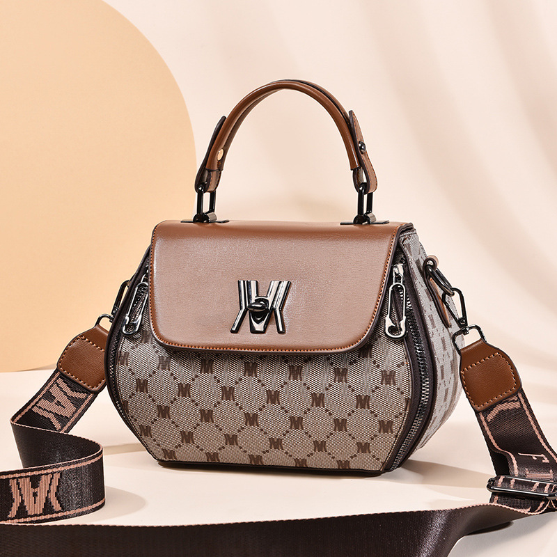 This year's popular apple-shaped women's handbag Korean-style fashion large-capacity shoulder bag casual versatile diagonal women's bag