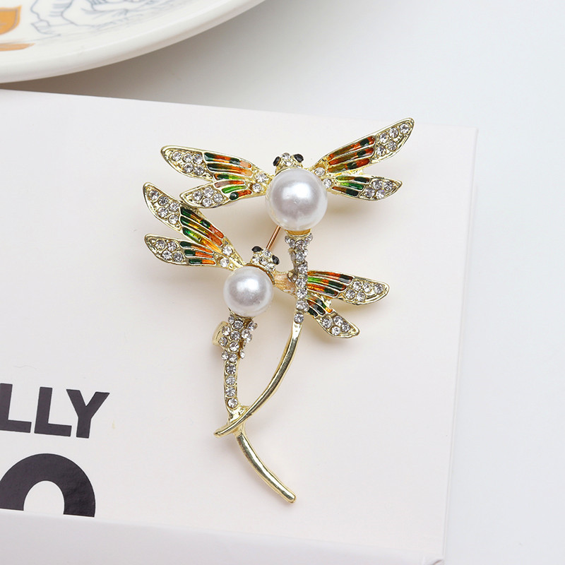 Europe and the United States explosions drop oil enamel painted Dragonfly pearl brooch Diamond insect corsage pin accessories spot wholesale