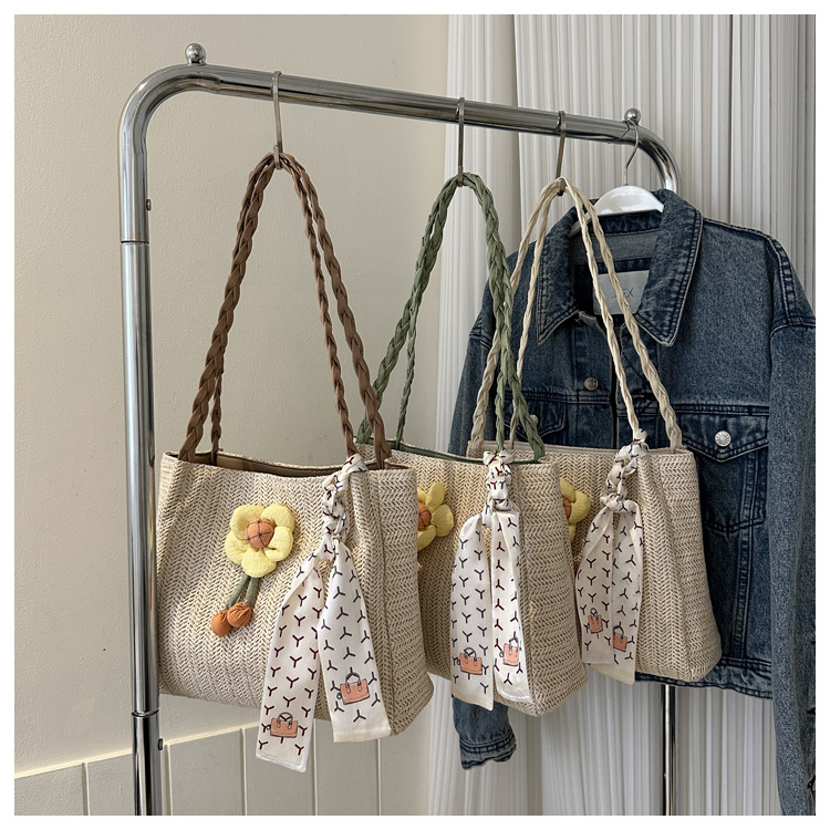 Woven Straw Bag Women's Large Capacity 2023 New Summer All-match Shoulder Bag Seaside Satchel Commuter Tote Bag