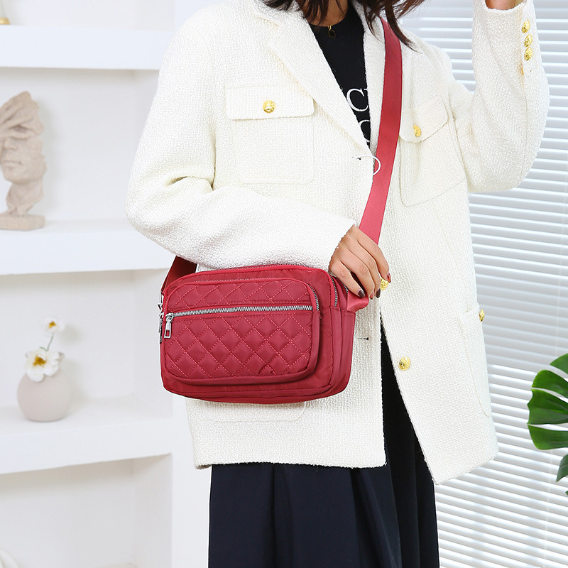 Women's bag Korean fashion new embroidery thread middle-aged and elderly large capacity shoulder crossbody cloth bag stall supply factory price wholesale