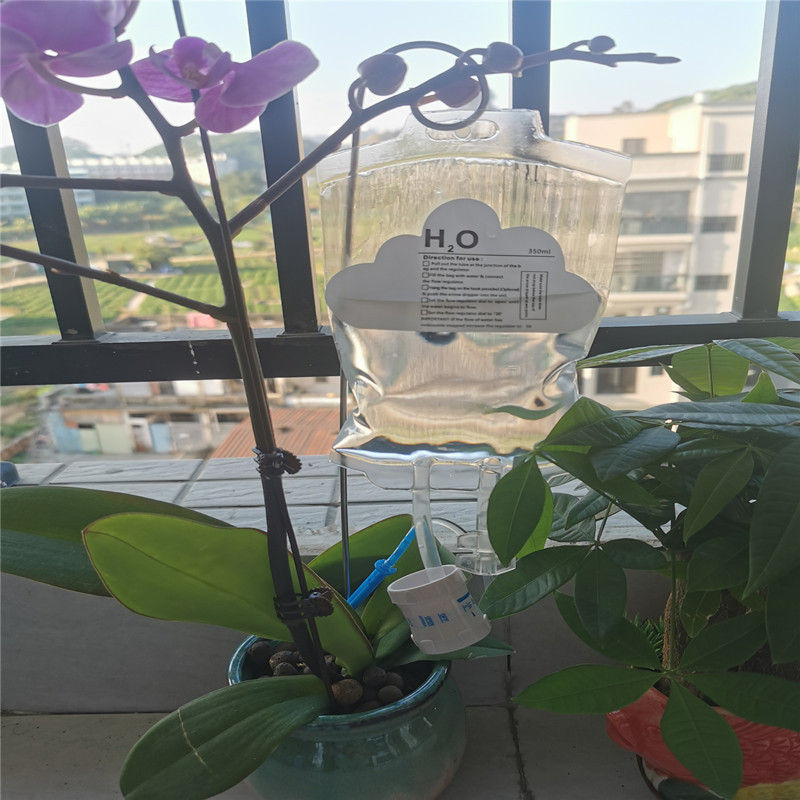 Lazy potted plant watering drip irrigation automatic drip watering device irrigation flower and grass drip bag timing drip manufacturer