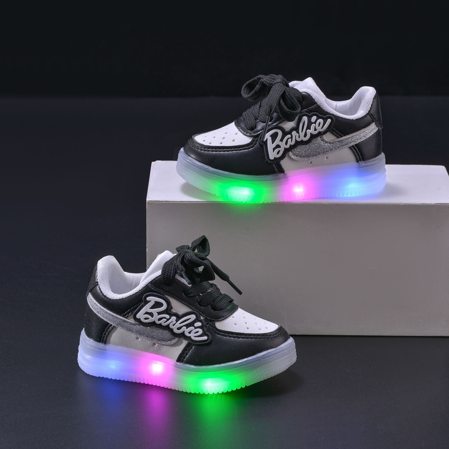 Girls' Letter Luminous Shoes 2024 Spring New Girls' Soft-soled sneaker-sided Casual Children's Lights Shoes