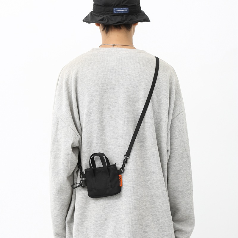 Small Satchel Men's Men's Mobile Phone Bag Lightweight Oblique Small Bag Boys 2023 New Shoulder Bag Women's Small Backpack