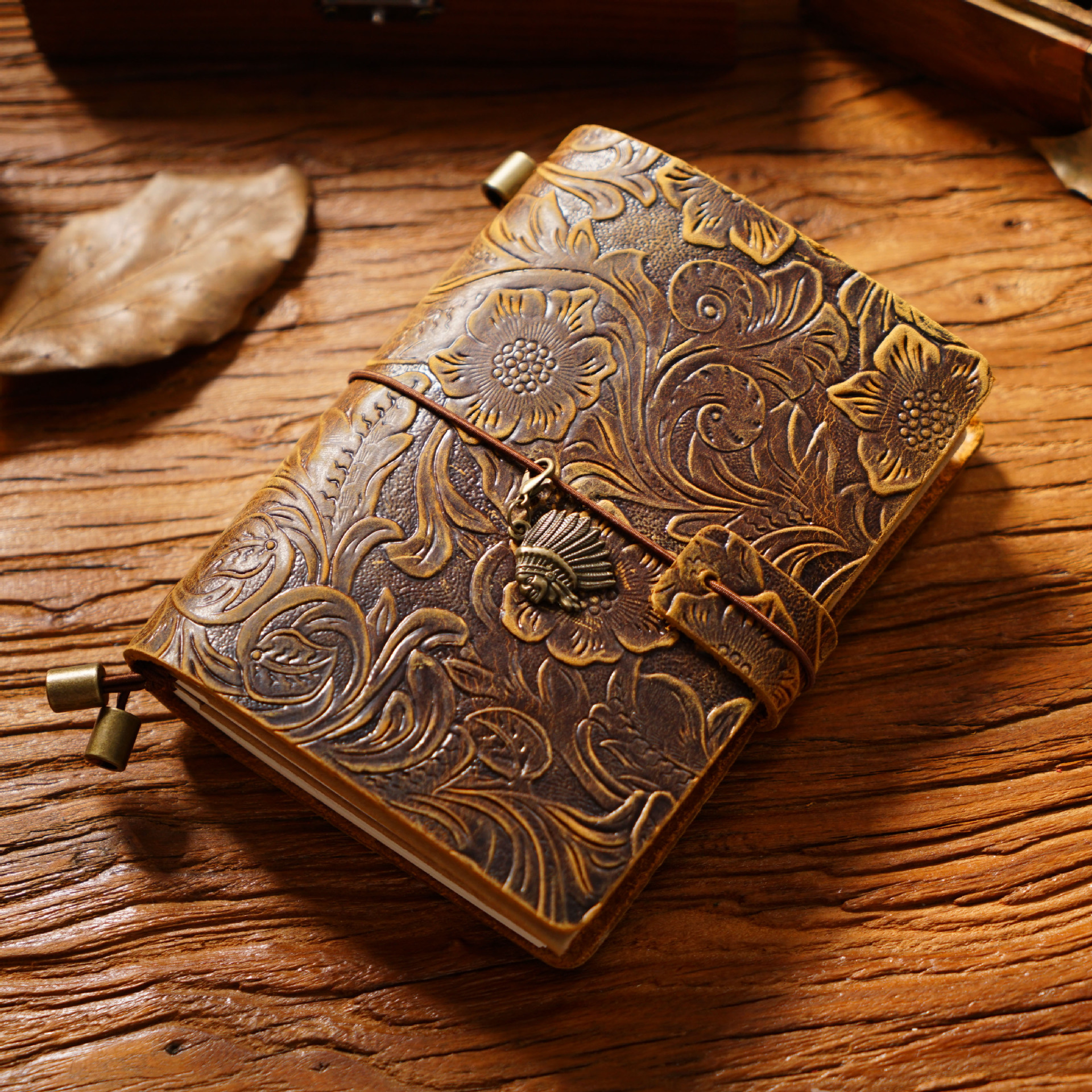 Original Vintage Carved Cowhide Travel Notepad Handmade Notebook Stationery Handbook Creative Journal Cross-Border