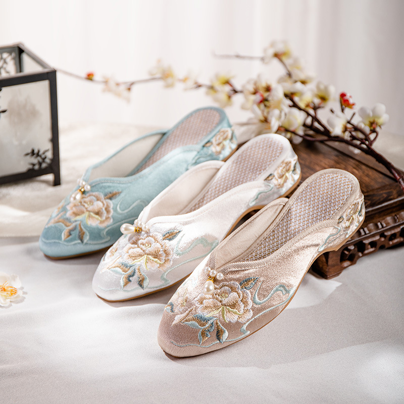 Han Xiang 2023 Spring and Summer New Old Beijing Cloth Shoes National Style Tea Art Cheongsam Slippers Ethnic Style Flat Heel Embroidered Shoes