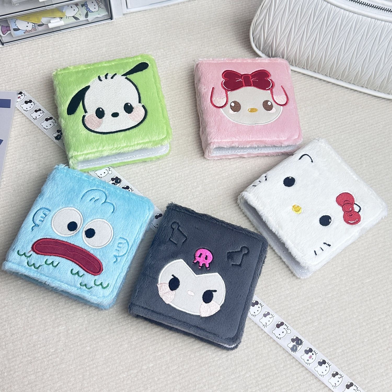 ins original furry cute card book one Palace grid three-inch small card aidou star chasing detachable storage book card book