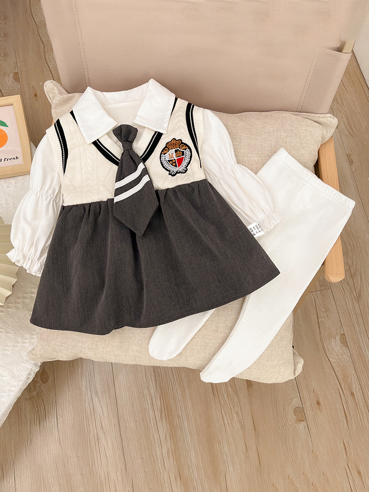 Baby clothes spring 2024 new male baby jumpsuit college style newborn full moon 100 days ha clothes autumn