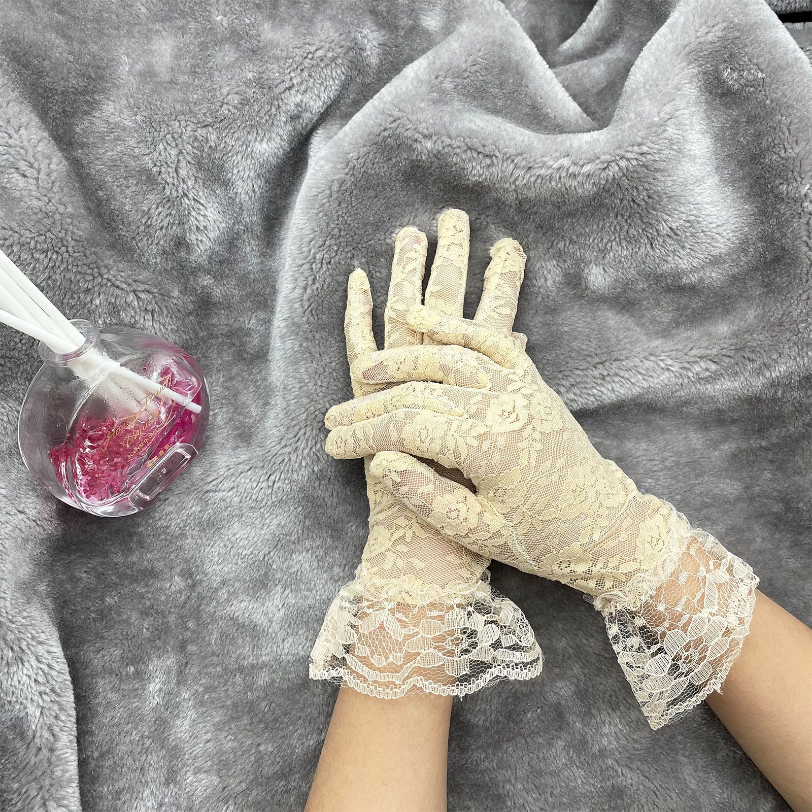 Factory direct supply stretch flower lace summer sunscreen sexy riding sunscreen adult gloves wholesale