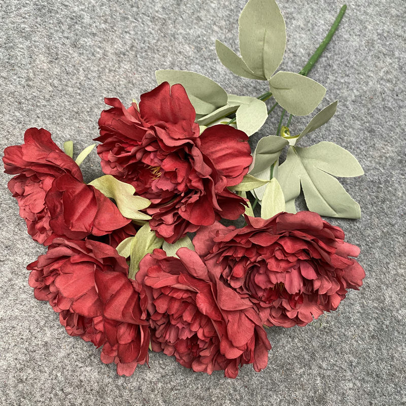 Autumn red with leaves