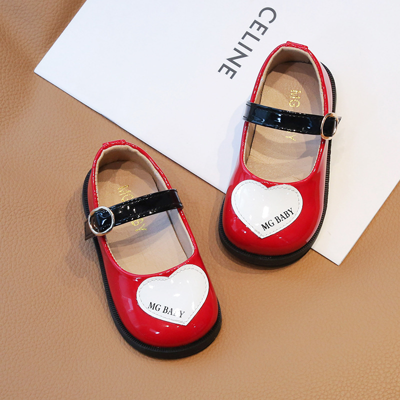 Spring and Autumn 2023 New Korean Style Baby Soft Bottom Love Small Leather Shoes Round Toe Shallow Mouth Small Single Shoes Girls' Princess Shoes