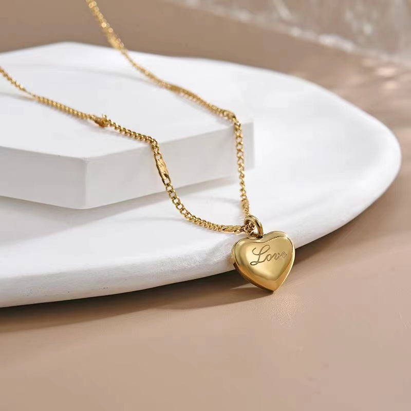 New love love Necklace Internet Celebrity Same Style Simple Elegant Entry Luxury Necklace Chain Peach Collarbone Chain Necklace Jewelry