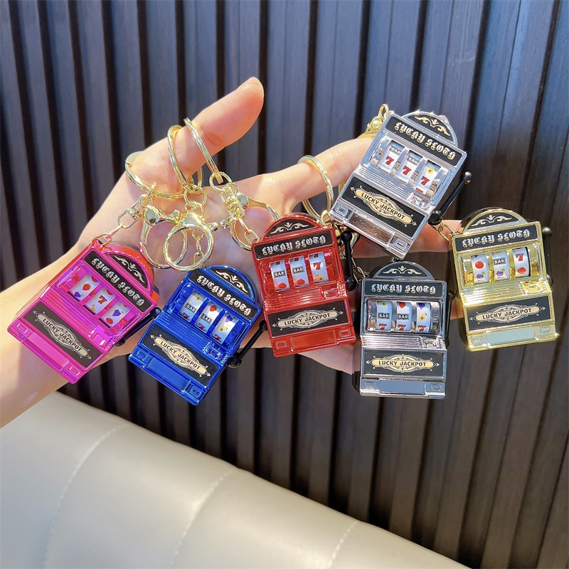 Fun play bright color fruit shake key chain lottery machine game machine key chain claw machine pendant small gift wholesale