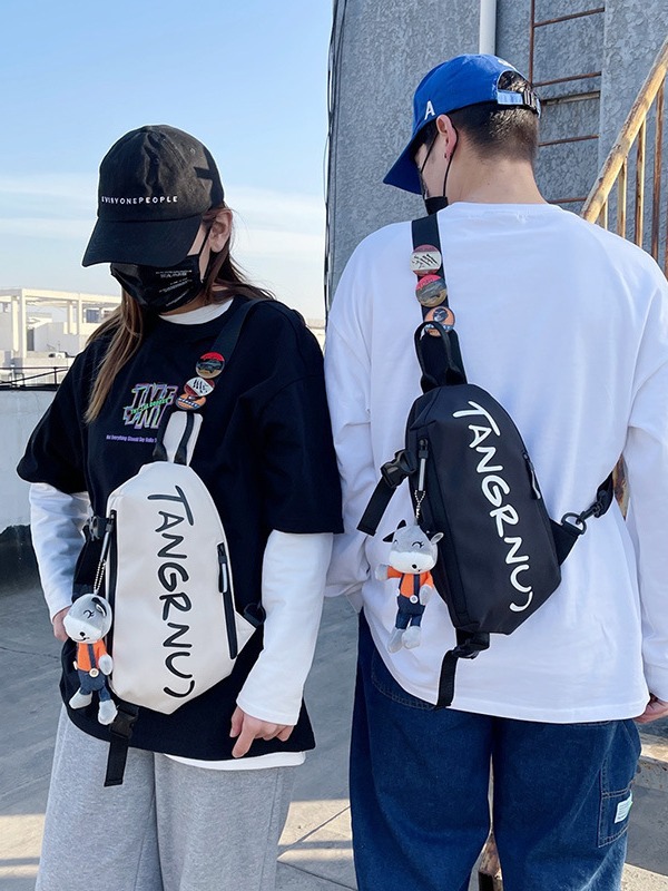 2023 trendy fashion messenger bag boys bag niche sports casual bag women's shoulder bag personalized Japanese chest bag