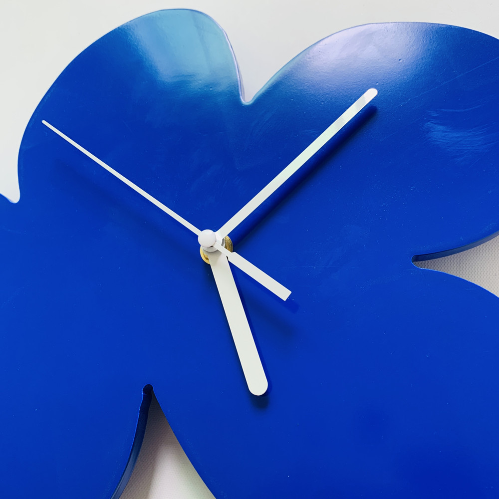 ins Retro Nordic Home Klein Blue Flower Clock Mute Clock Model Room Clock Soft Wall Decoration