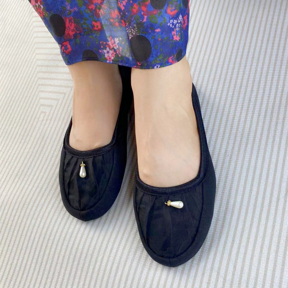 Japanese Style Folding Shoes for Export Quiet Flat Plain Elegant Fabric Slippers Travel Portable Carrying Shoes