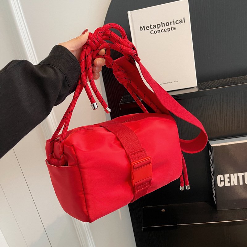Cross-border Casual Nylon Toast Bag Women's 2023 New Sports Style ins All-match Gym Bag Shoulder Crossbody Bag