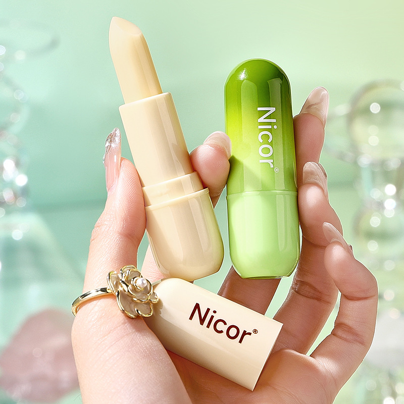 NiCr Noke Yafan lip balm moisturizing lip balm Shilin light lip lines Anti-cracking lip care hair generation