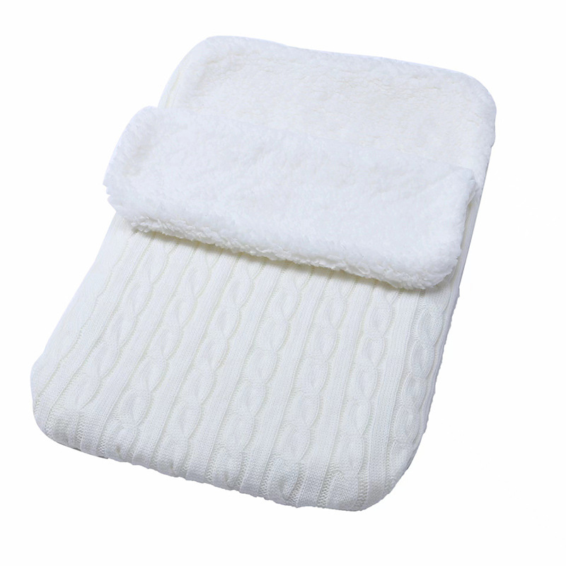 Baby velvet sleeping bag European and American autumn and winter baby stroller sleeping bag outdoor baby knitted sleeping bag wool wholesale