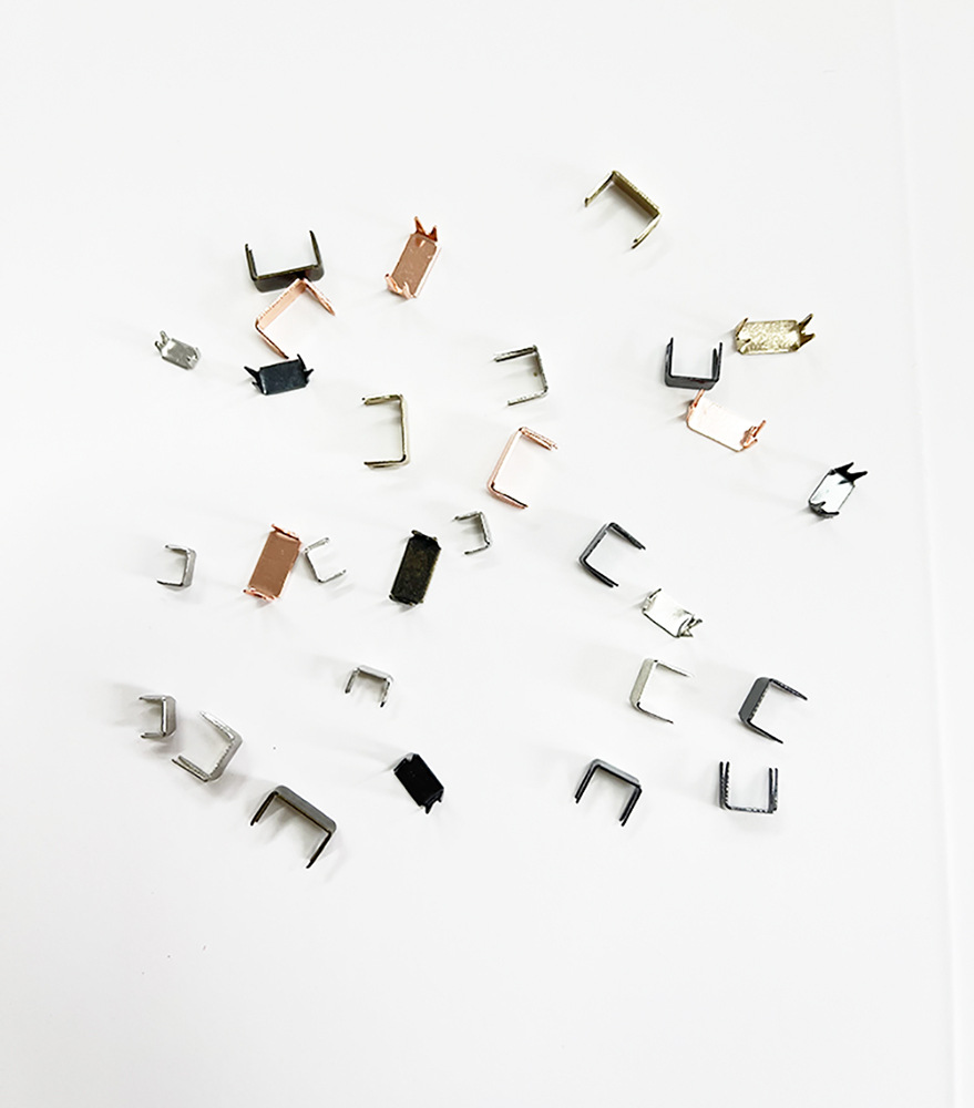 Four-corner code lower stop claw-shaped tail stop four-claw upper and lower stop claw-shaped lower stop zipper stop teeth silver black iron