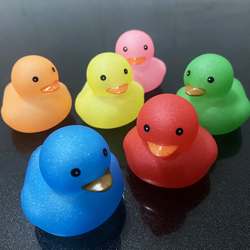 果物の凍る色の閃粉のアヒルの金のネギの粉の8号のアヒルのミルクティーのアヒルの子供の入浴する水遊びのゴムはおもちゃをつまんで叫びます。|undefined