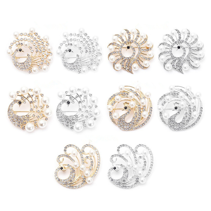New Peacock Brooch Vintage Diamond Gold and Silver Two Color Fashion Pearl Rhinestone Animal Brooch Peacock Series Brooch
