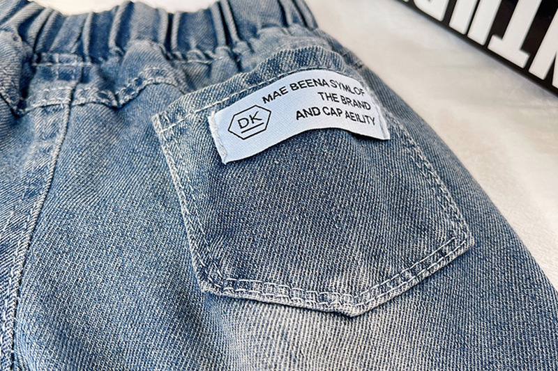 Boys' jeans Autumn 2023 new children's Korean retro style trousers spring and autumn straight loose pants fashion