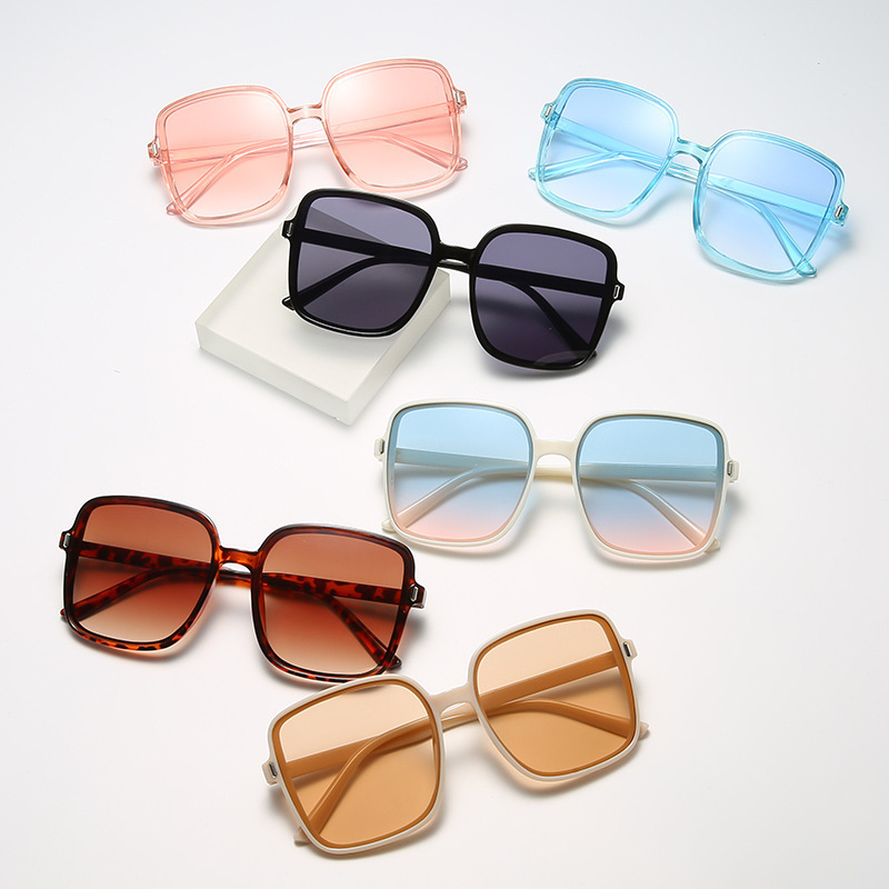 New 2022 m nail square sunglasses gradient sunglasses women's trendy UV-resistant vintage sunglasses
