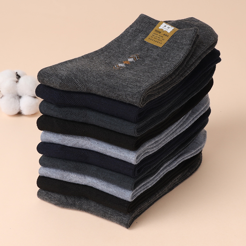 Socks autumn and winter men's mid-tube socks Four Seasons sweat-absorbent breathable deodorant men's stockings middle-aged socks casual cotton socks