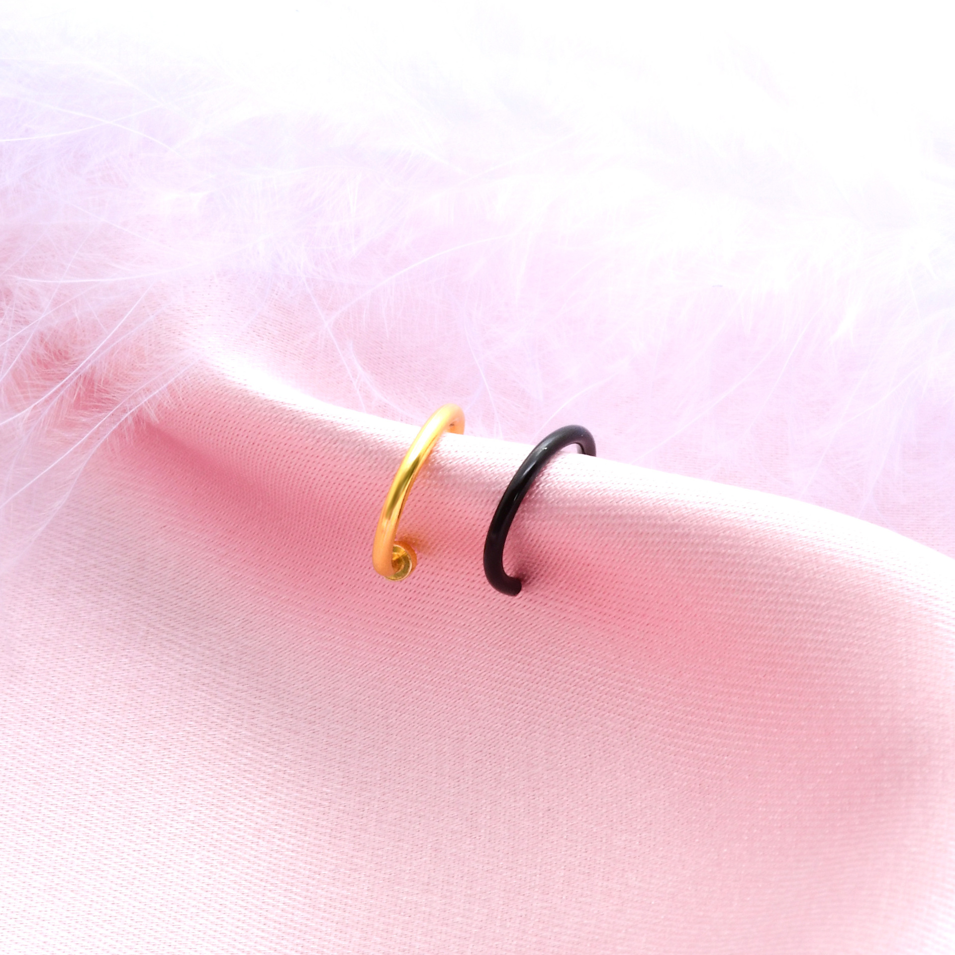 Factory spot wholesale Europe and the United States jewelry C type nose nail nose ring nose decoration lip nail puncture jewelry large quantity price favorably