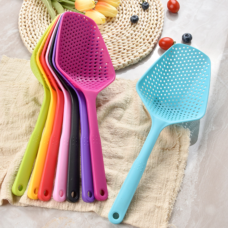 Spot wholesale PP non-stick long colander new material water shovel water shovel plastic ice shovel water fishing manufacturers
