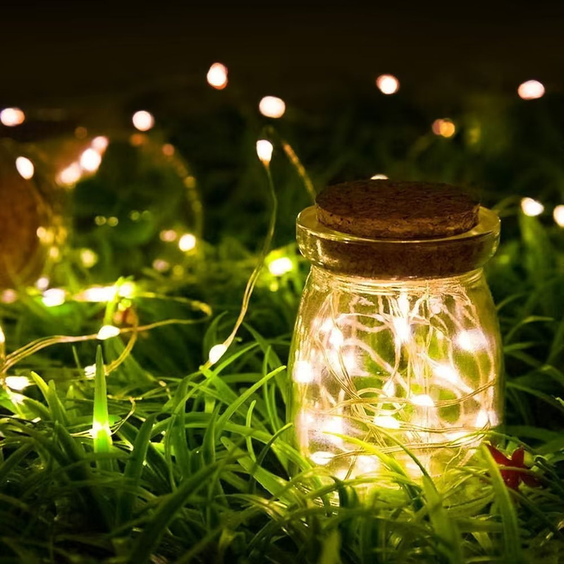 国境を越えた屋外防水リモコン電池ケースled銅線ランプはクリスマスの祝日に装飾を飾っている|undefined