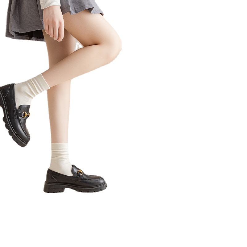 ストッキングの新型の精練綿の靴下の女性の秋の滑り止めの骨なしの靴下は汗を吸います。