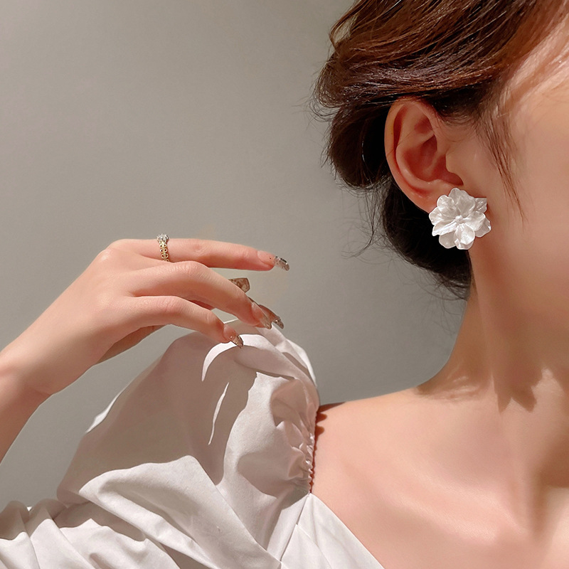 S925 Silver Needle Acrylic White Flower Earrings for Women Simple French Elegant Japanese Style Fragrant Style Earrings Earrings