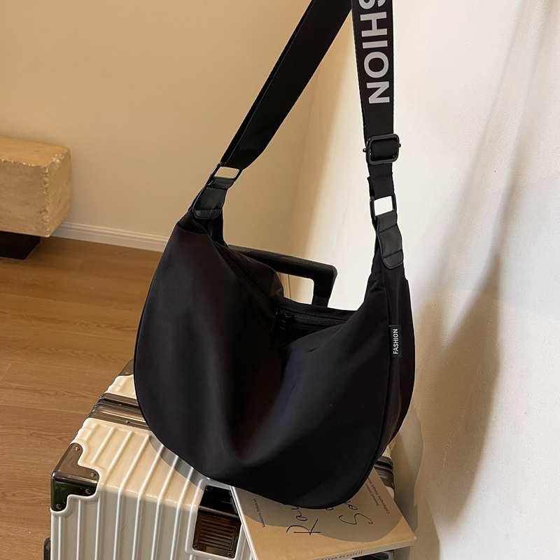 Live popular waterproof cloth large small size bag female 2023 new Korean style Oxford cloth dumpling bag all-match messenger bag
