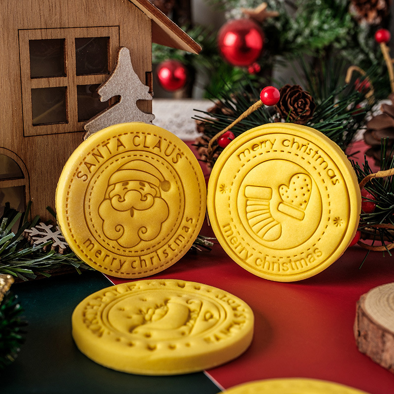 Cartoon Christmas round biscuit mold Bell sled cookie fondant mold holiday gift baking tool