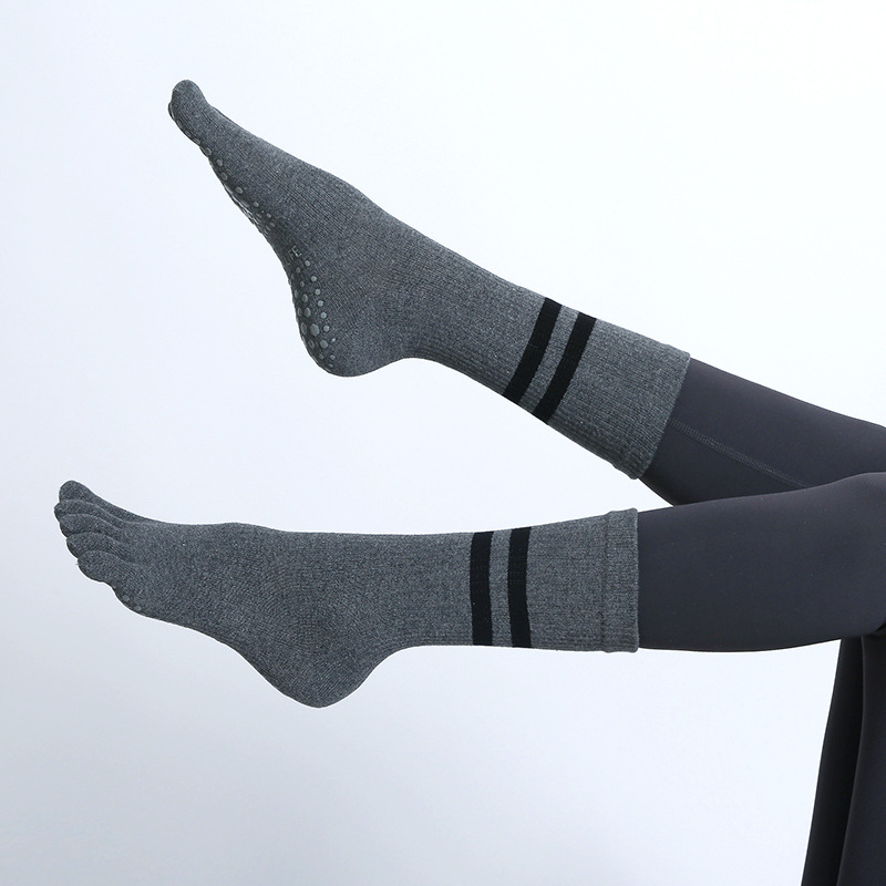Five-Finger yoga socks professional silicone non-slip girls' Pilates sports socks fitness skipping rope toe mid-calf length socks