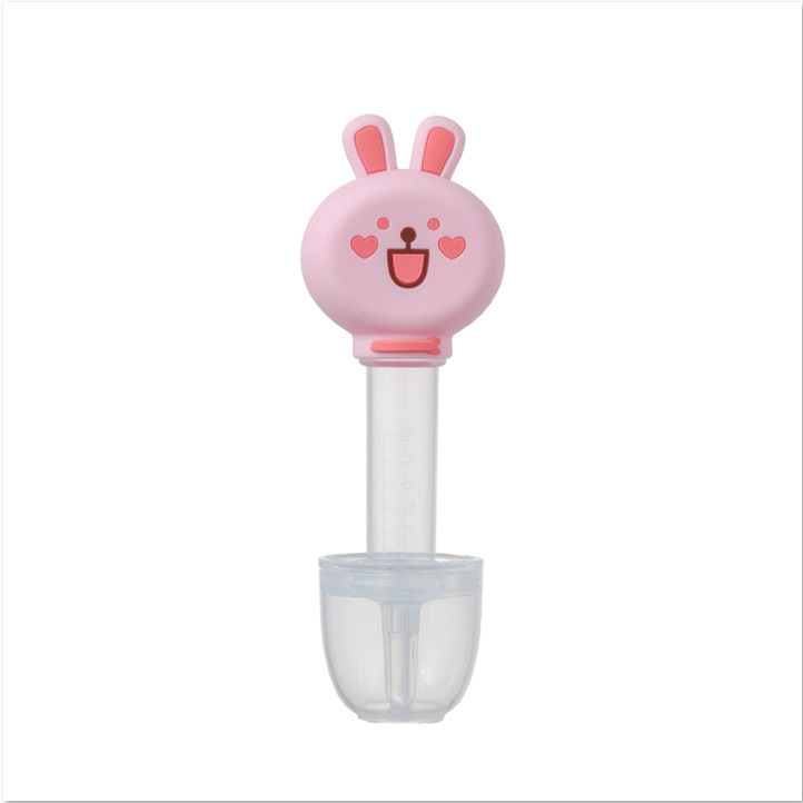 新商品の乳首の注射器は薬器を与えます。赤ちゃんは手を握ってペットに薬を与えます。|undefined