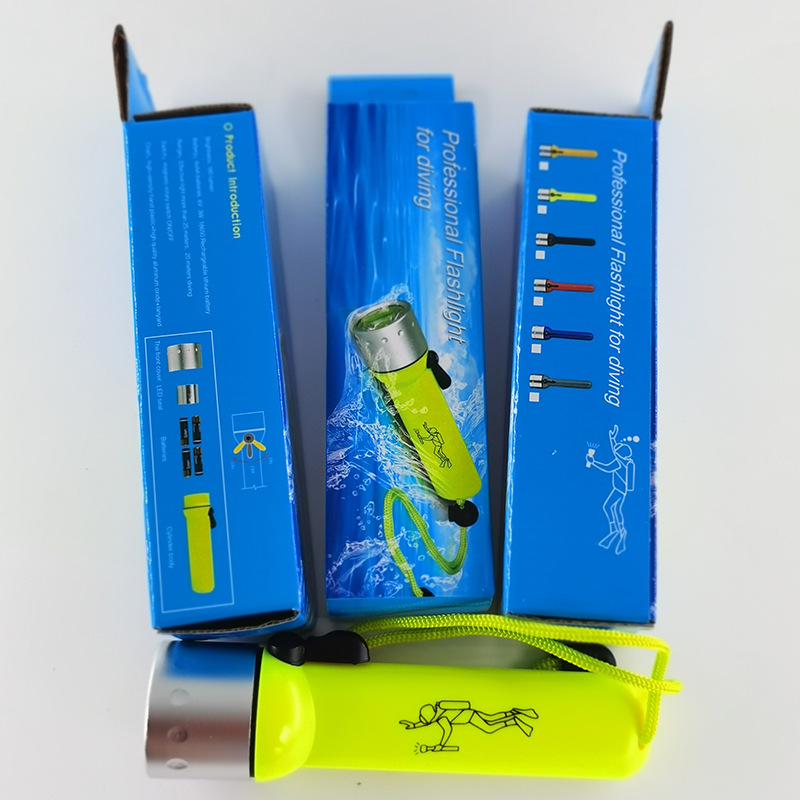 Ordinary dry battery diving Light Heavy Rain operation underwater fish catching operation strong light diving light dry water dual-use flashlight