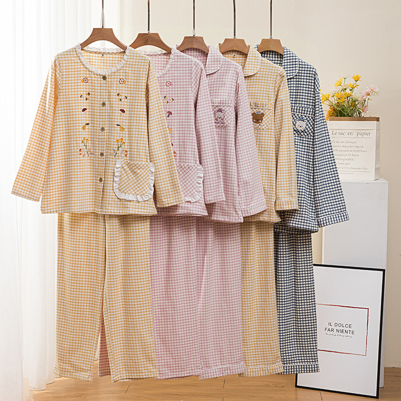 Autumn and winter new cute embroidered cotton sanding double velvet couples long sleeve trousers pajamas home clothes suit wholesale