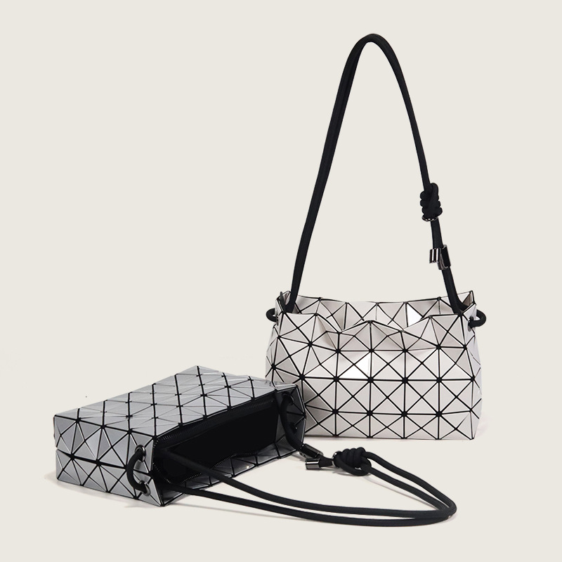 Japan Lifetime Original Tofu Bag 2024 New Arrival Diamond Geometric Handheld Hand-held High-end Shoulder Crossbody Bag for Women