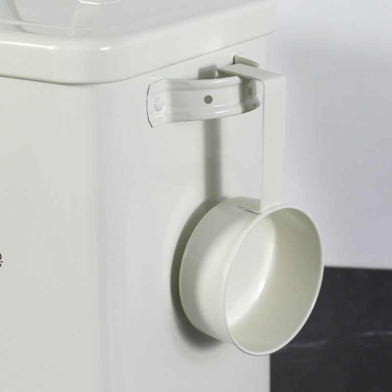 A generation of ins high-value pet grain storage bucket sealed moisture-proof cat and dog snacks freeze-dried storage tin bucket
