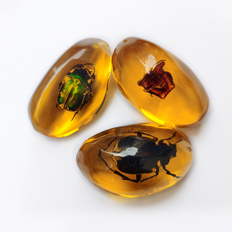 Fluorescent Stone-Shaped Real Specimen Insect Amber Running Jianghu New Strange Conformal Resin Amber Pendant Pendant Pomper Pendant